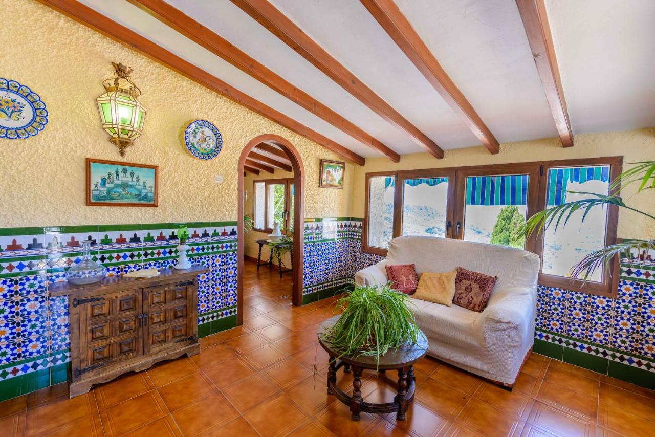 Casa Jardín del Olivar con Piscina privada Alcaucín Exterior foto